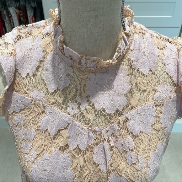 Lace top - Picture 2 of 6